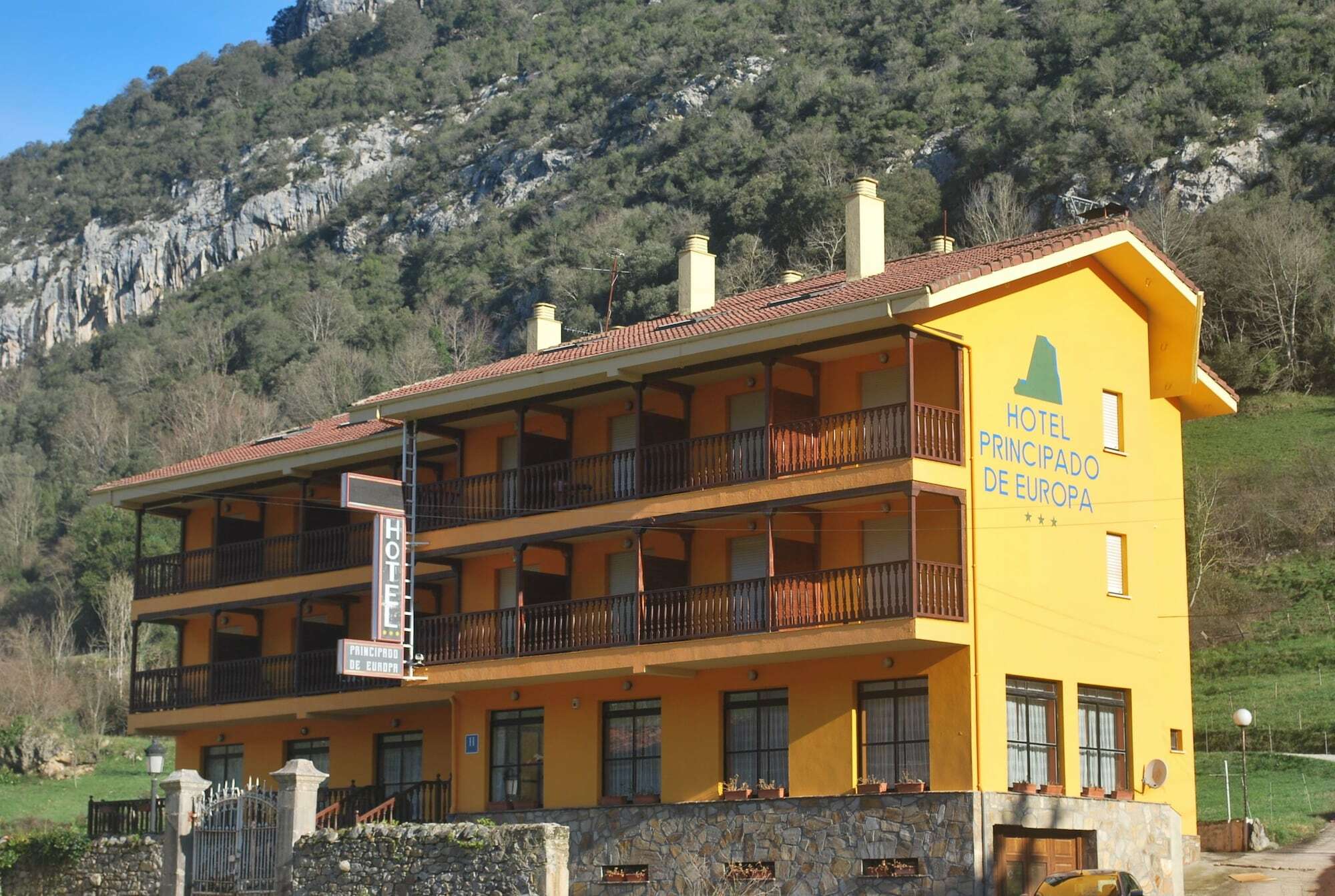 Hotel Principado De Europa Arenas De Cabrales Exterior photo
